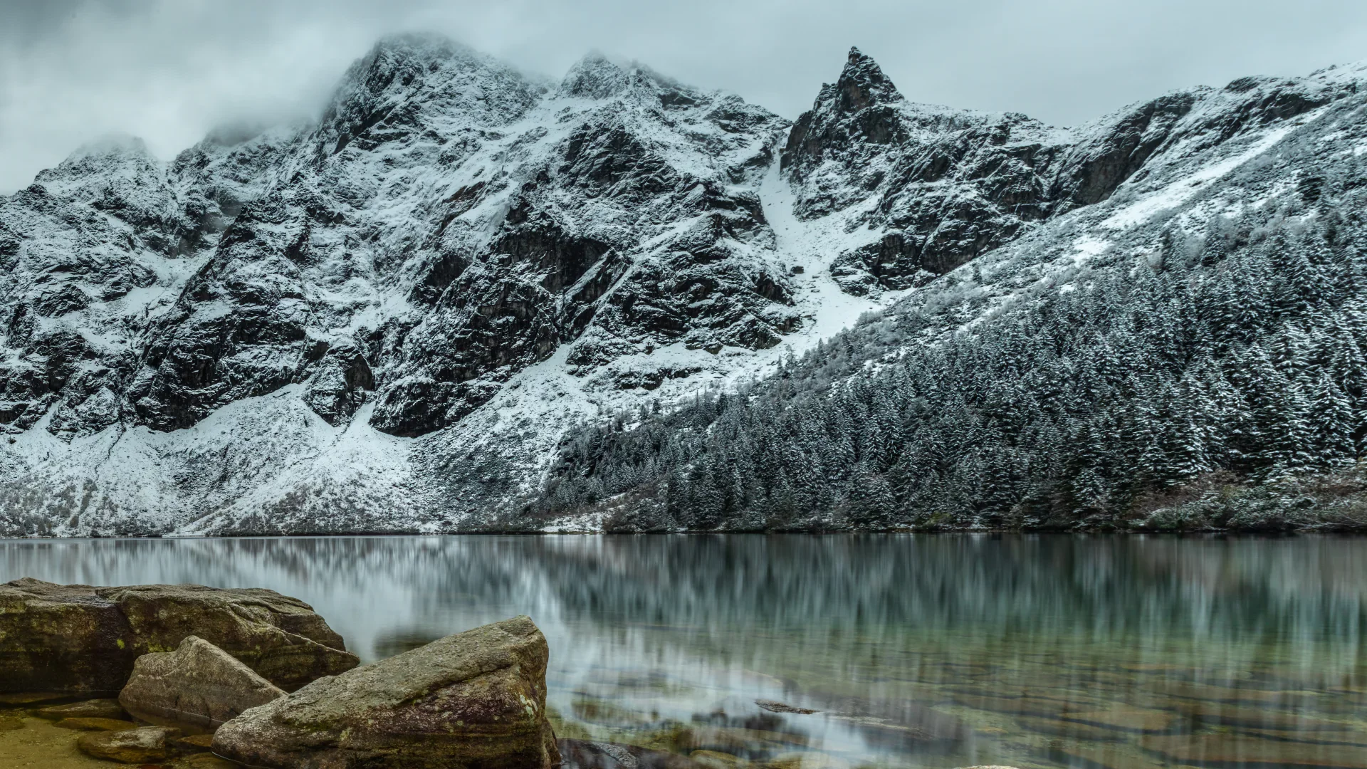 Morskie Oko zimą